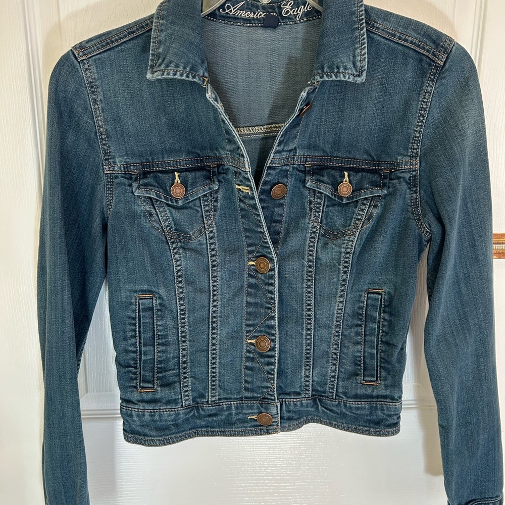 American Eagle Outfitters Women's Medium Blue Denim Jacket